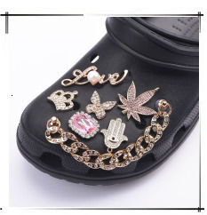 Dekoracyjny łańcuszek z kryształami górskimi do butów - złote Croc Charms - Wianko - 34