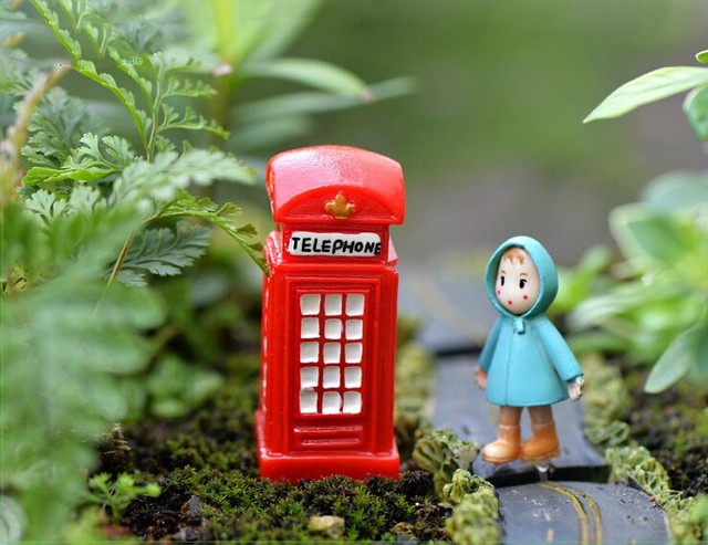 Czerwona budka telefoniczna figurka dekoracyjna do domu i ogrodu TNB011 - Wianko - 5