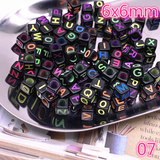 100 sztuk kolorowych koralików liter alfabetu z akrylu do tworzenia biżuterii DIY - Wianko - 9