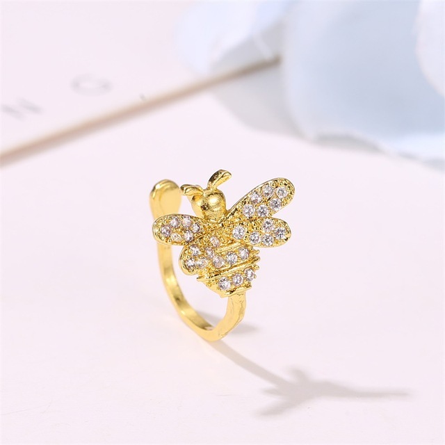 Klips do chrząstki ucha pszczoła kryształki złota - złote, nieprzebijalne punkty z kryształkami, biżuteria dla kobiet E378 - Wianko - 1