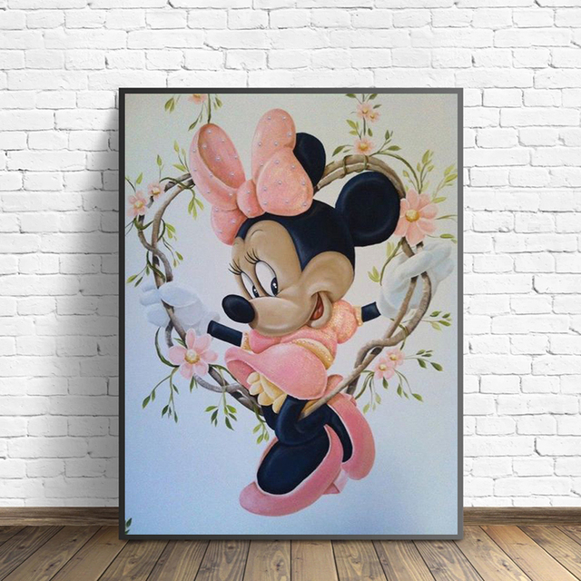 Obraz na płótnie Mickey Mouse i Minnie - idealny dekor do pokoju dziecięcego - Wianko - 8