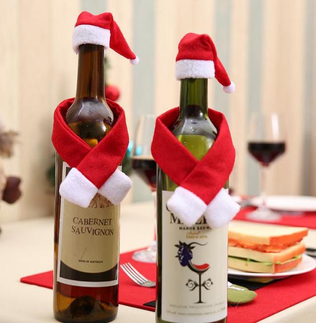 Pokrowiec na butelkę wina z motywem bożonarodzeniowym - kapelusz i szalik w prostym projekcie - Wianko - 2