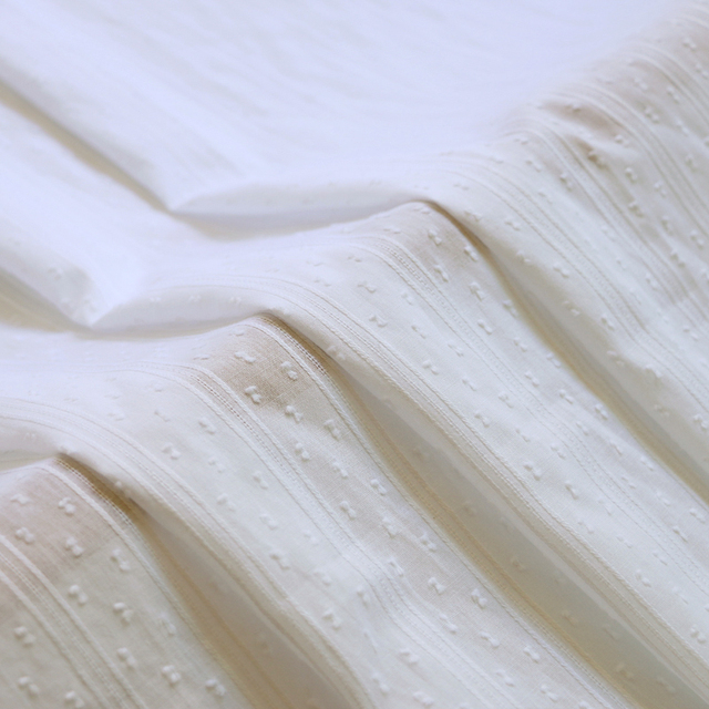 Biała żakardowa bawełna - 100cm x 147cm - tkanina z paskami i kropkami - Wianko - 5