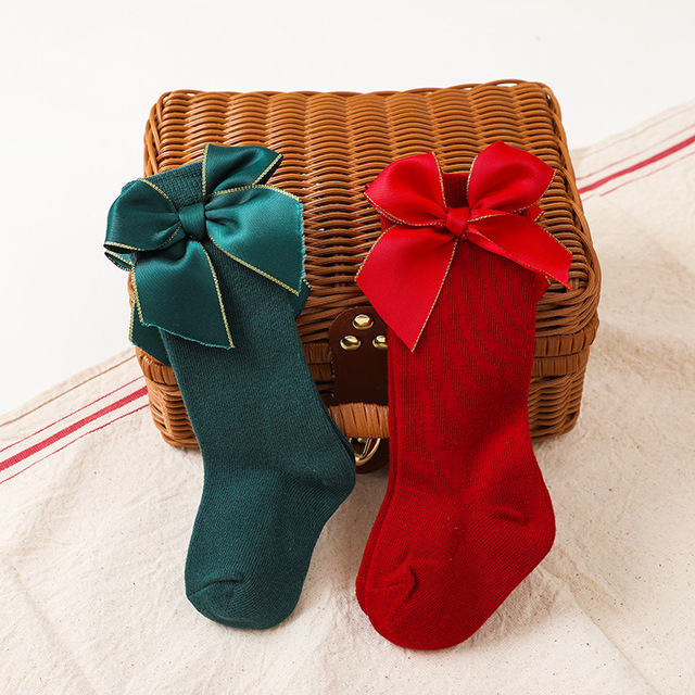 Skarpety świąteczne dla dziewczynek w czerwonym kolorze z kokardą - długie, bawełniane, kolana - 0-5 lat - Wianko - 6