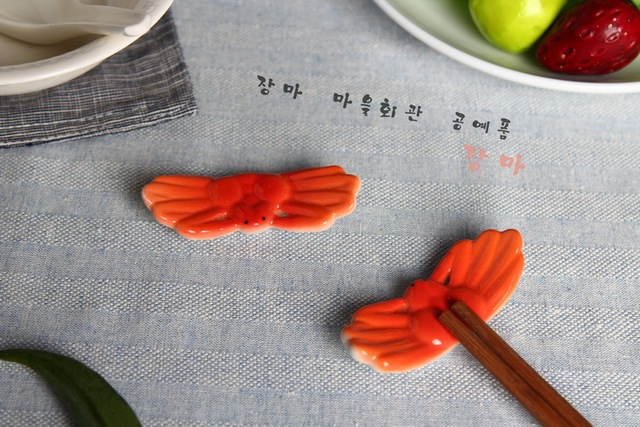 1. Uchwyt ceramiczny w stylu japońskim - śliczne krab pałeczki do kuchni - Wianko - 26