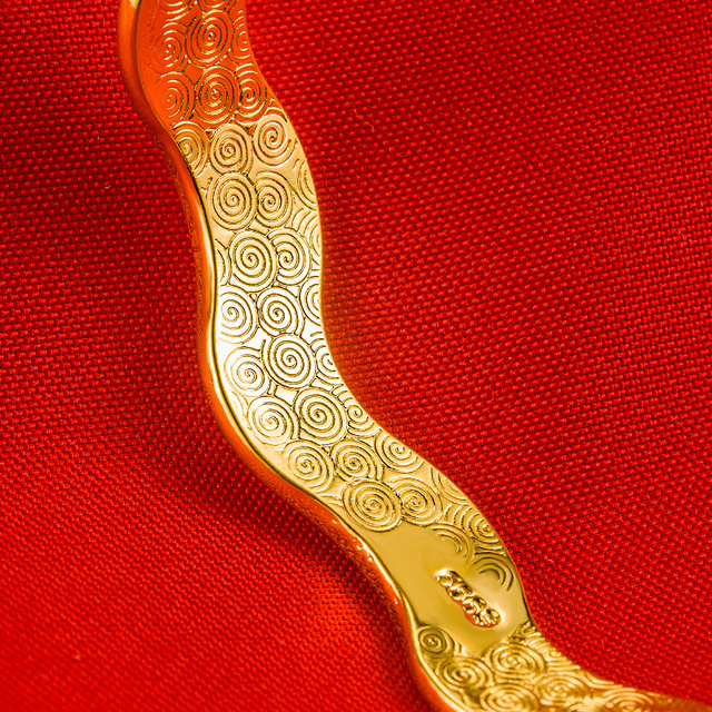 Najwyższa jakość 3D złota bransoletka z falistym paskiem - idealna biżuteria ślubna dla nowożeńców - Wianko - 6
