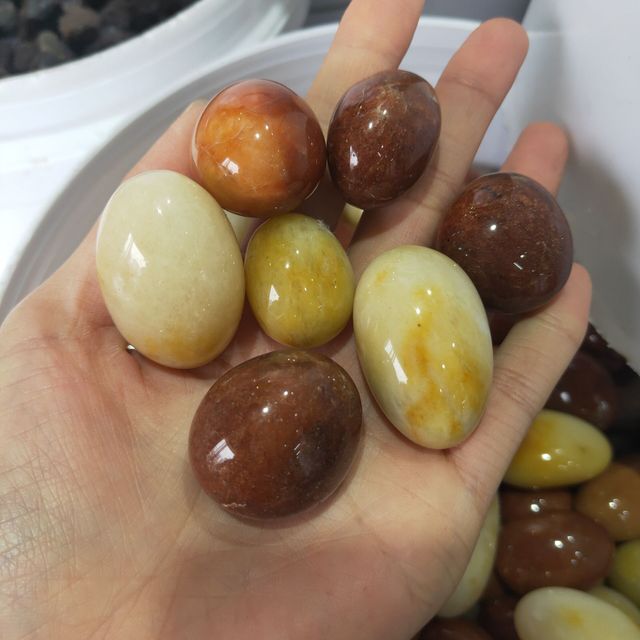 Naturalny żwir złotego jadeitu - uzdrawiający kamień skalny - Wianko - 5