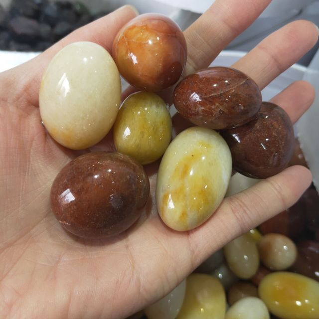 Naturalny żwir złotego jadeitu - uzdrawiający kamień skalny - Wianko - 4