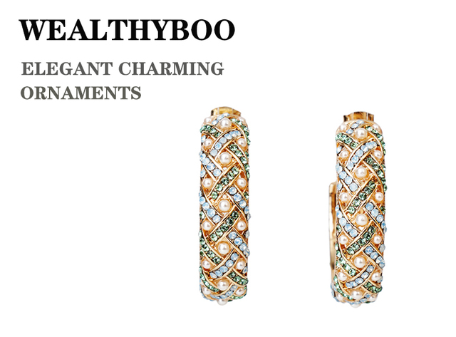 Podwójne kolczyki z metalową obręczą i kryształowymi strasami w kształcie literki C, ozdobione mini perłami, dla kobiet - Wianko - 2