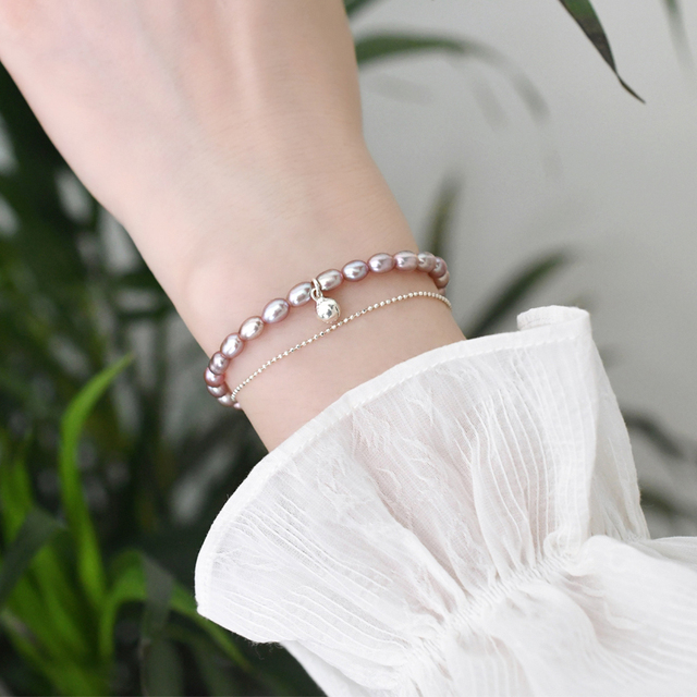 Bransoletka ASHIQI z naturalną słodkowodną perłą i srebrnym dzwonkiem 925 dla kobiet - Wianko - 1