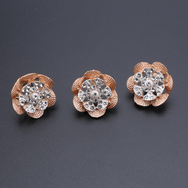 Zestaw biżuterii ślubnej: Indyjskie naszyjnik i bransoletka w kształcie kwiatu, z kryształowymi kolczykami i pierścieniem - Wianko - 7