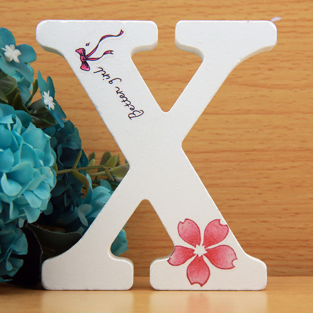 Ręcznie wykonane drewniane litery ozdobne 10x10 cm z różowymi kwiatami - Betten dla dziewczyny, projekt DIY - Wianko - 24