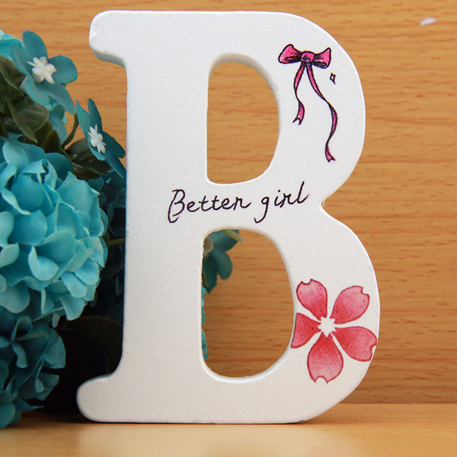 Ręcznie wykonane drewniane litery ozdobne 10x10 cm z różowymi kwiatami - Betten dla dziewczyny, projekt DIY - Wianko - 2