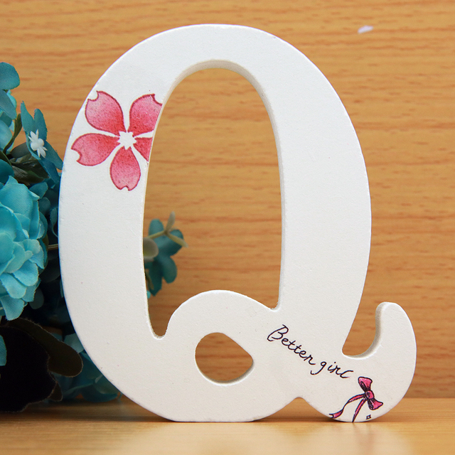 Ręcznie wykonane drewniane litery ozdobne 10x10 cm z różowymi kwiatami - Betten dla dziewczyny, projekt DIY - Wianko - 17
