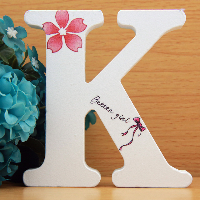 Ręcznie wykonane drewniane litery ozdobne 10x10 cm z różowymi kwiatami - Betten dla dziewczyny, projekt DIY - Wianko - 11