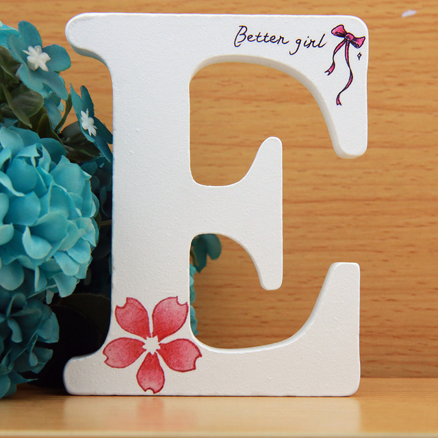Ręcznie wykonane drewniane litery ozdobne 10x10 cm z różowymi kwiatami - Betten dla dziewczyny, projekt DIY - Wianko - 5