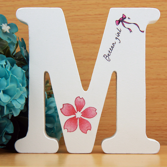 Ręcznie wykonane drewniane litery ozdobne 10x10 cm z różowymi kwiatami - Betten dla dziewczyny, projekt DIY - Wianko - 13