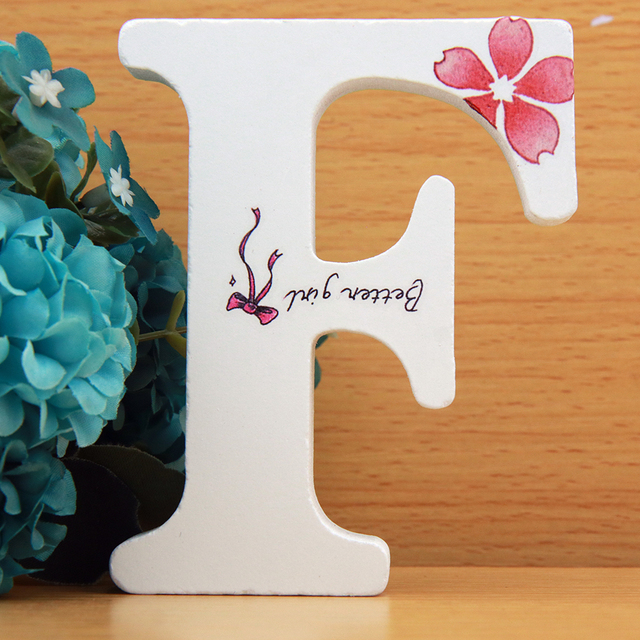Ręcznie wykonane drewniane litery ozdobne 10x10 cm z różowymi kwiatami - Betten dla dziewczyny, projekt DIY - Wianko - 6