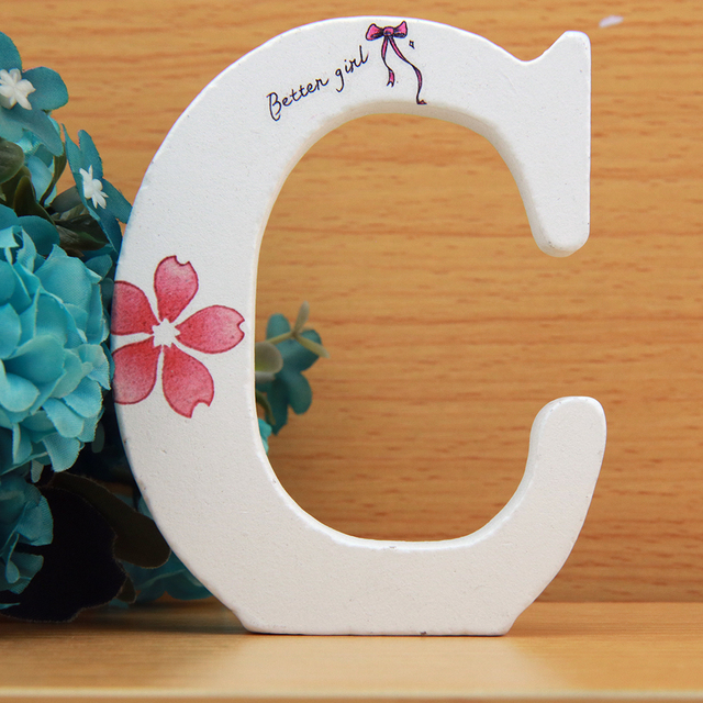 Ręcznie wykonane drewniane litery ozdobne 10x10 cm z różowymi kwiatami - Betten dla dziewczyny, projekt DIY - Wianko - 3