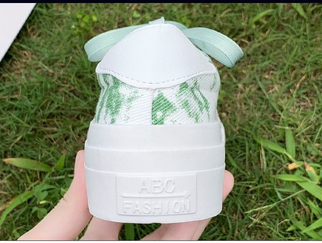 Nowe damskie buty deskorolkowe 2021 z białym gradientem tie-dye, wykonane z wygodnego brezentu i płótna, Sneakers - Wianko - 3