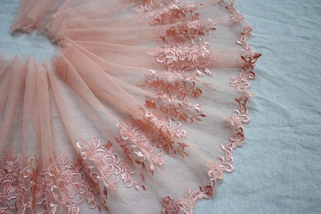 Szeroka różowa koronka z kwiatowym haftem i wstążkami - garnitur z szyfonową spódnicą do tańca DIY (23 cm) - Wianko - 2