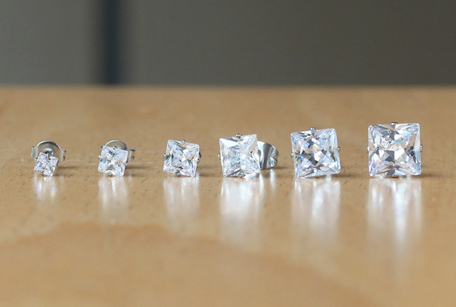 Kolczyki ze stali nierdzewnej, próżniowe, z kwadratowym czystym kryształem CZ, niezwykle wytrzymałe i antyalergiczne - Wianko - 1