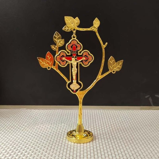 Złoty Jezus Chrystus na krzyżu - dekoracyjne rękodzieło na ścianę - Wianko - 1