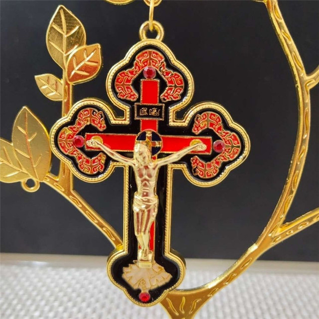 Złoty Jezus Chrystus na krzyżu - dekoracyjne rękodzieło na ścianę - Wianko - 4