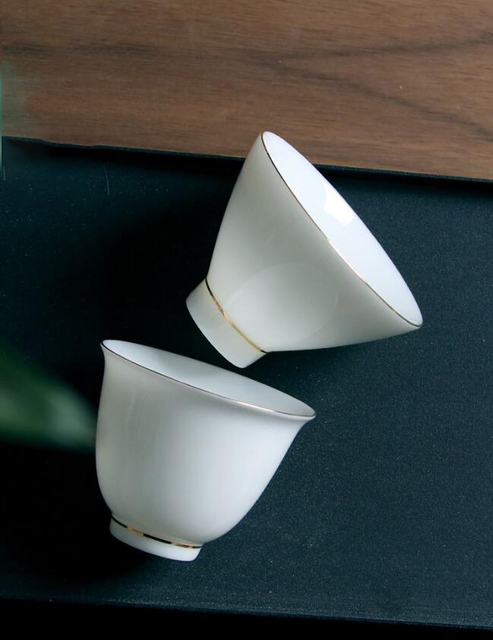 Zestaw 4 chińskich ceramicznych filiżanek Suet jade - wysokiej jakości biała porcelana Teaware - mistrzowie herbaty - Wianko - 1