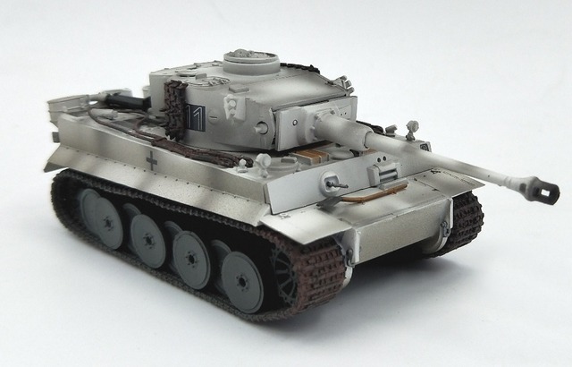 Model czołgu Tygrys wczesny typ malowanie śniegu 1:72 - Wianko - 1