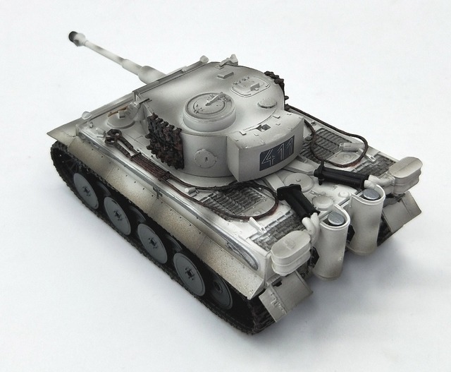 Model czołgu Tygrys wczesny typ malowanie śniegu 1:72 - Wianko - 4