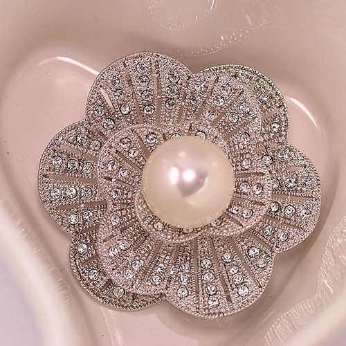 Fantastyczna broszka kobiety: stop w złotym odcieniu z jasnymi kryształami Rhinestone, opalowymi, okrągłym kwiatem - luksusowy bukiet ślubny dla panny młodej - Wianko - 38