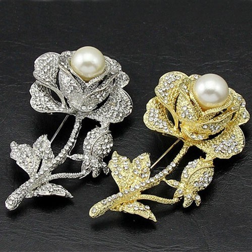 Fantastyczna broszka kobiety: stop w złotym odcieniu z jasnymi kryształami Rhinestone, opalowymi, okrągłym kwiatem - luksusowy bukiet ślubny dla panny młodej - Wianko - 40