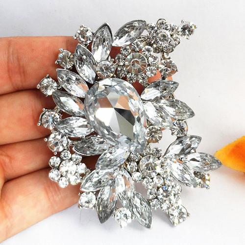 Fantastyczna broszka kobiety: stop w złotym odcieniu z jasnymi kryształami Rhinestone, opalowymi, okrągłym kwiatem - luksusowy bukiet ślubny dla panny młodej - Wianko - 26