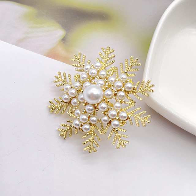 Sztuczna perełkowa broszka z kryształami w kształcie płatków śniegu - modny dodatek na wesele dla kobiet - Wianko - 3