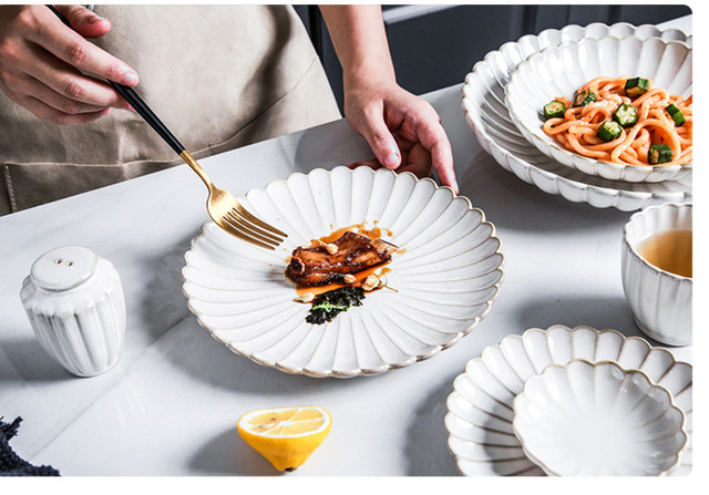 Zestaw stołowy talerze ceramiczne japońskie płytkie biel glazurowane (z salaterkami, łyżkami)- domowy i hotelowy - Wianko - 3