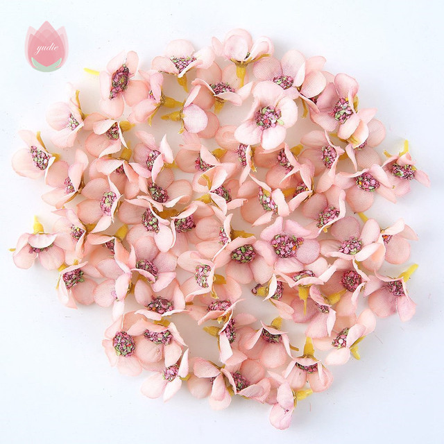 50 sztuk jedwabny kwiat głowy Daisy do dekoracji roślinnej, ściany ślubnej i pokoju, garland na prezent walentynkowy - Wianko - 15