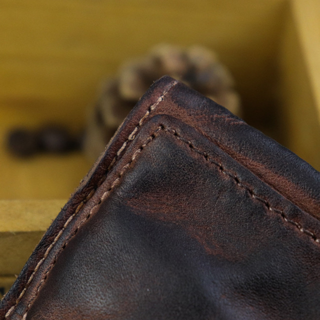 Męski portfel z pierwszej warstwy skóry wołowej, ręcznie szczotkowany, w kolorze wody, z miękką i pomarszczoną fakturą, posiadający kieszenie na karty - Wianko - 15