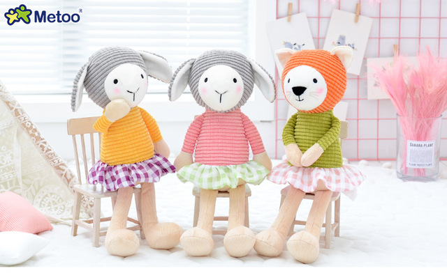 Pluszowa zabawka metoo - urocza wiadomość urodzinowa dla dziewczynki - sukienka, owca jagnięca, kotek - Wianko - 1
