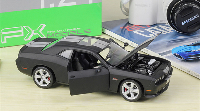 Samochód sportowy symulacja aluminiowy model Dodge Challenger SRT WELLY 1:24 - dekoracja rzemieślnicza, kolekcja zabawek, narzędzia prezent - Wianko - 9