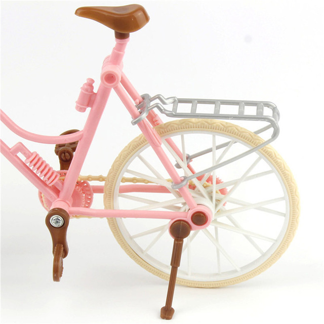 Wysokiej jakości odpinany różowy rower dla lalek z brązowym plastikowym kaskiem - Wianko - 5
