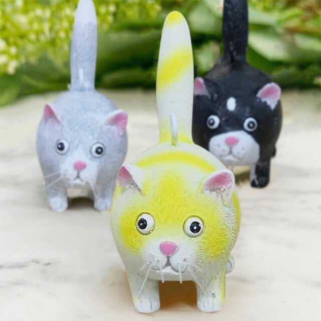 Rzemiosłnicza miniaturowa kotka - dekoracyjny wisiorek w formie kotowej rzeźby z żywicy - Wianko - 6