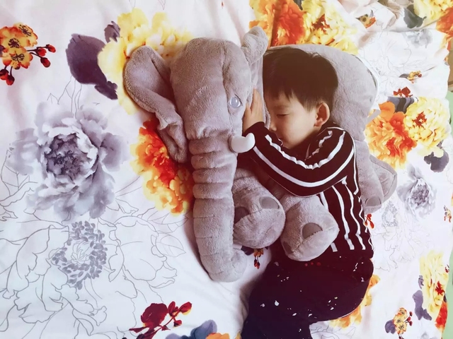 Pluszowy słoń dziecięca poduszka zabawka, wysokość 40 cm, nadziewana, świąteczny prezent - Wianko - 4