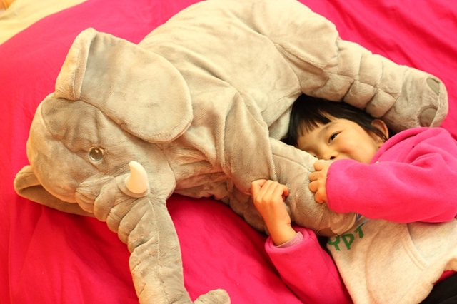 Pluszowy słoń dziecięca poduszka zabawka, wysokość 40 cm, nadziewana, świąteczny prezent - Wianko - 12