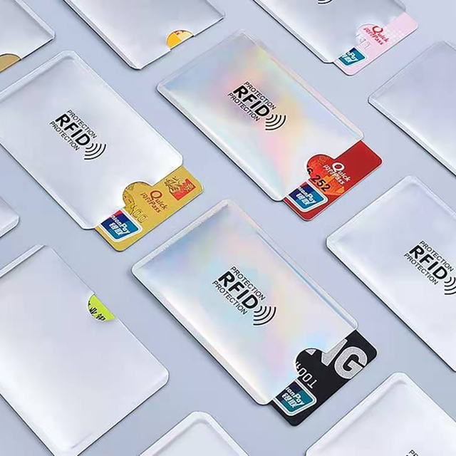 Etui zabezpieczające na karty kredytowe ze zabezpieczeniem przeciw kradzieży RFID - portfelowy pokrowiec aluminiowy - Wianko - 1