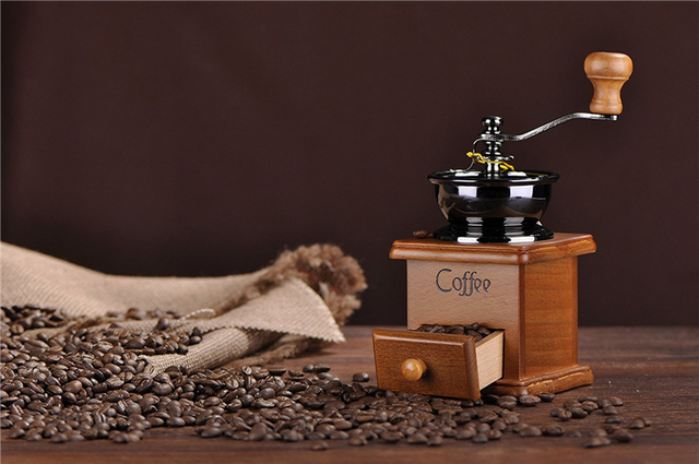 Ręczny młynek do kawy ze stali nierdzewnej LMETJMA Retro z drewnianą rączką i szczotką do czyszczenia - Wianko - 3