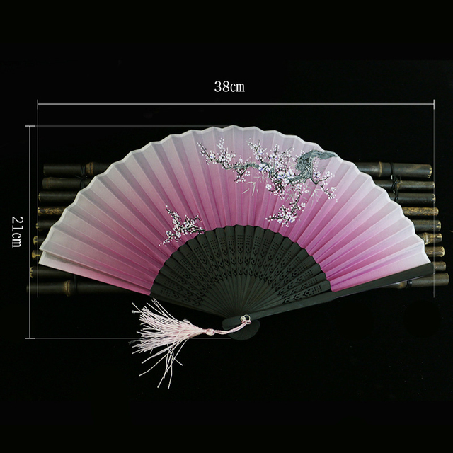 'Ręczny wentylator z jedwabnym materiałem i składanym mechanizmem - Vintage Retro styl, chińsko-japoński wzór z bambusowymi detalami, ozdobny wachlarz do tanecznych pokazów handicraft' - Wianko - 1