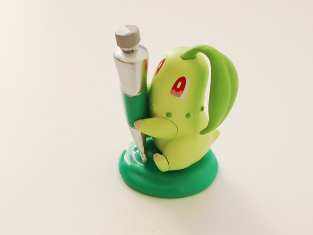 Figurka militarna Pokemon - oryginalna cukierkowa zabawka Bulbasaur Larvitar Celebi Chikorita Politoed - zielona paleta - Wianko - 13