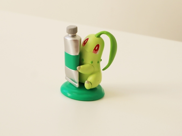 Figurka militarna Pokemon - oryginalna cukierkowa zabawka Bulbasaur Larvitar Celebi Chikorita Politoed - zielona paleta - Wianko - 12