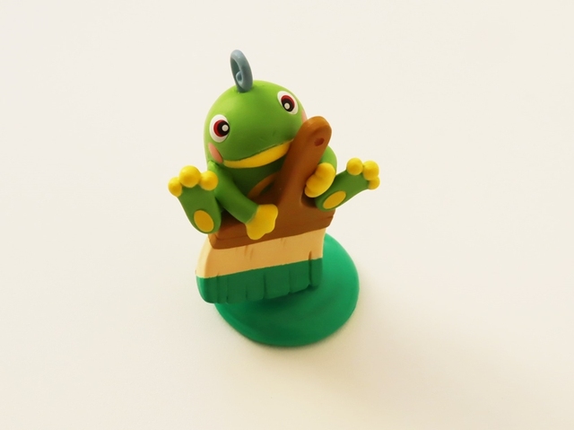 Figurka militarna Pokemon - oryginalna cukierkowa zabawka Bulbasaur Larvitar Celebi Chikorita Politoed - zielona paleta - Wianko - 11